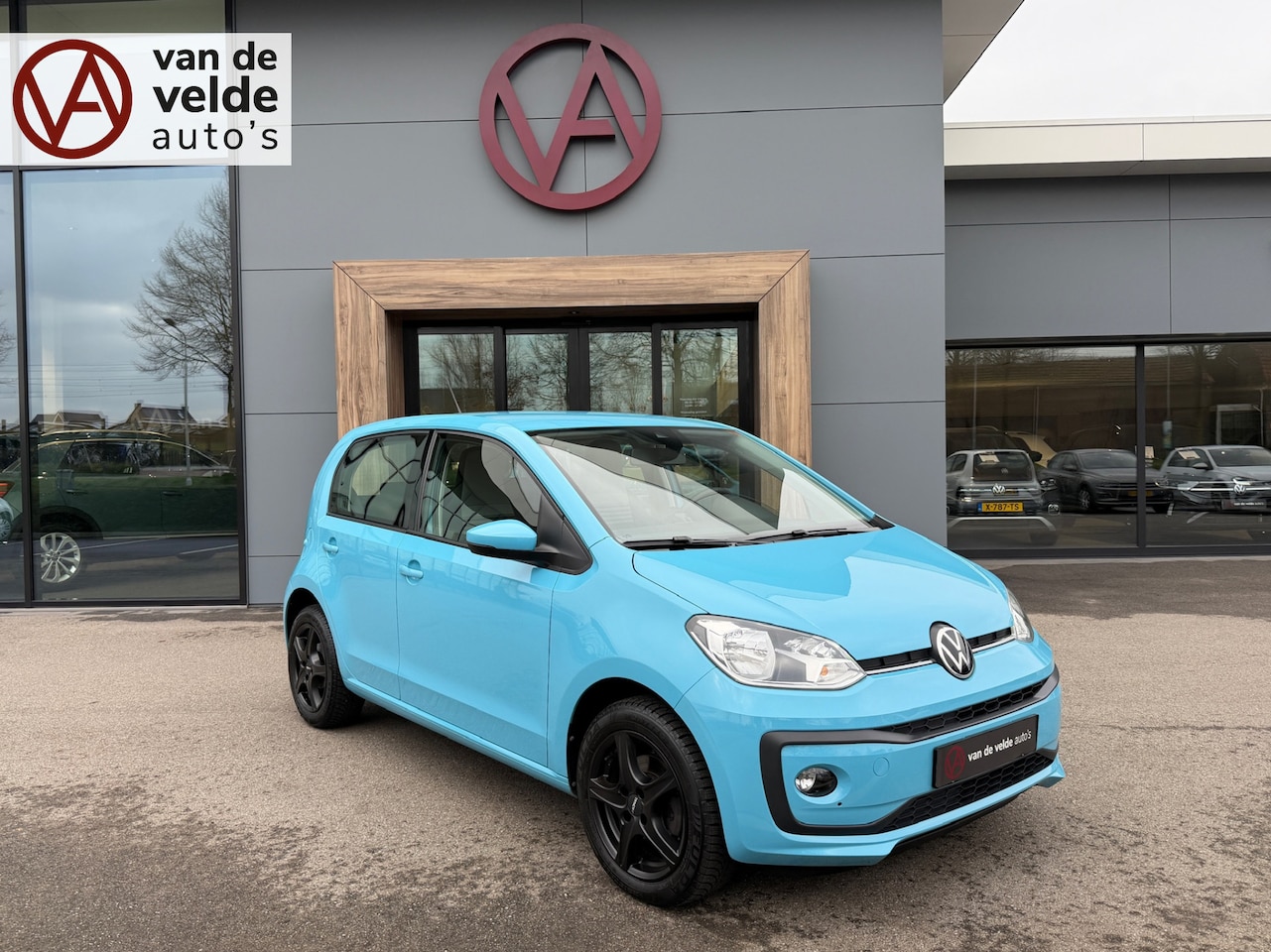 Volkswagen Up! - 1.0 5-deurs | Cruise | Camera | Stoelverwarming | LM Velgen | Rijklaar incl. 1 jaar Bovag - AutoWereld.nl