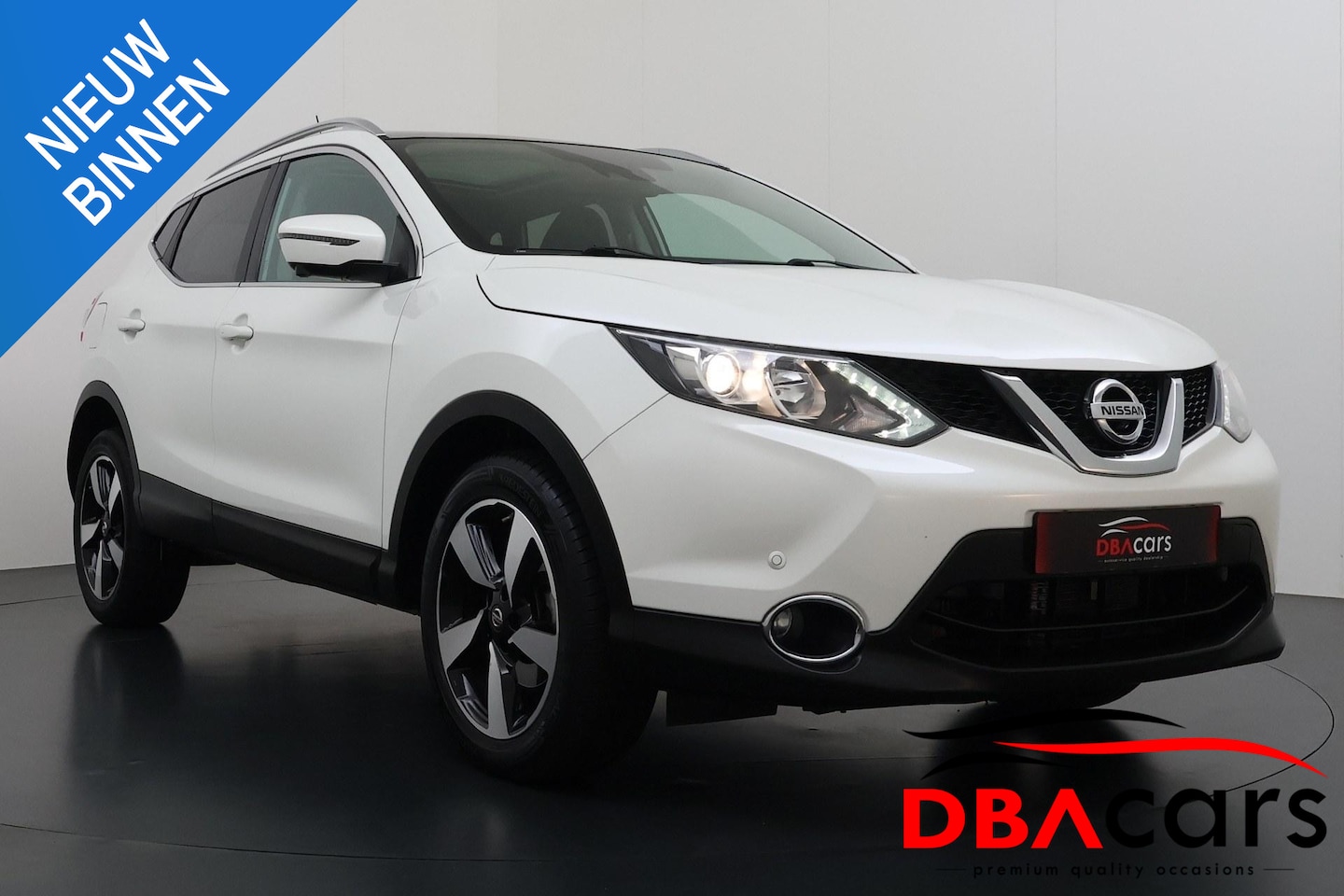 Nissan Qashqai - 1.2 N-Connecta I Trekh I Panorama I 360cam. - AutoWereld.nl