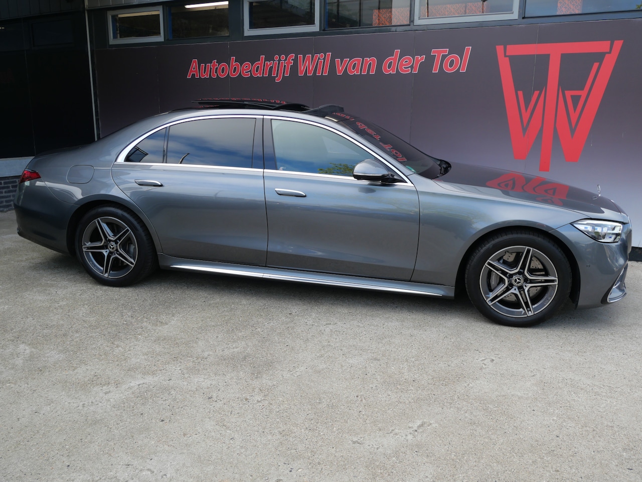 Mercedes-Benz S-klasse - 580 e LANG | AMG | PANO | SOFTCLOSE | NL-AUTO | MASSAGE | 3D DISPLAY | LUCHTVERING!! - AutoWereld.nl