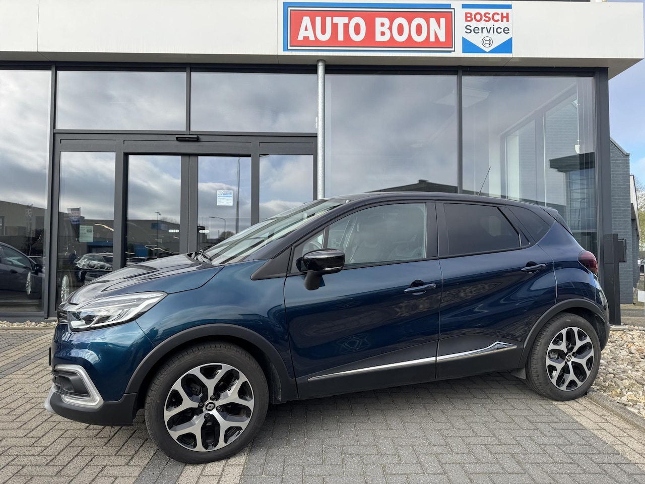 Renault Captur - 0.9 TCe 90PK INTENS 2-TONE APPCARPLAY/NAVI/LED/ R-LINK/CLIMA/2XKEYLESS/PDC/17''LMV/DAB/MED - AutoWereld.nl