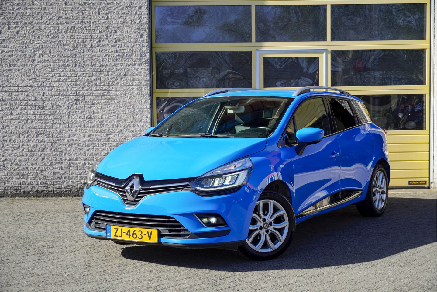 Renault Clio Estate - 0.9 TCe Intens BJ2019 Lmv 16" | Led | Pdc | Keyless entry | Navi | Android-Connect | Clima - AutoWereld.nl
