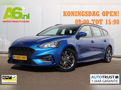 Ford Focus Wagon - 1.0 EcoBoost ST Line Business Navigatie Achteruitrijcamera Winter Pakket Stuur & Stoelverw