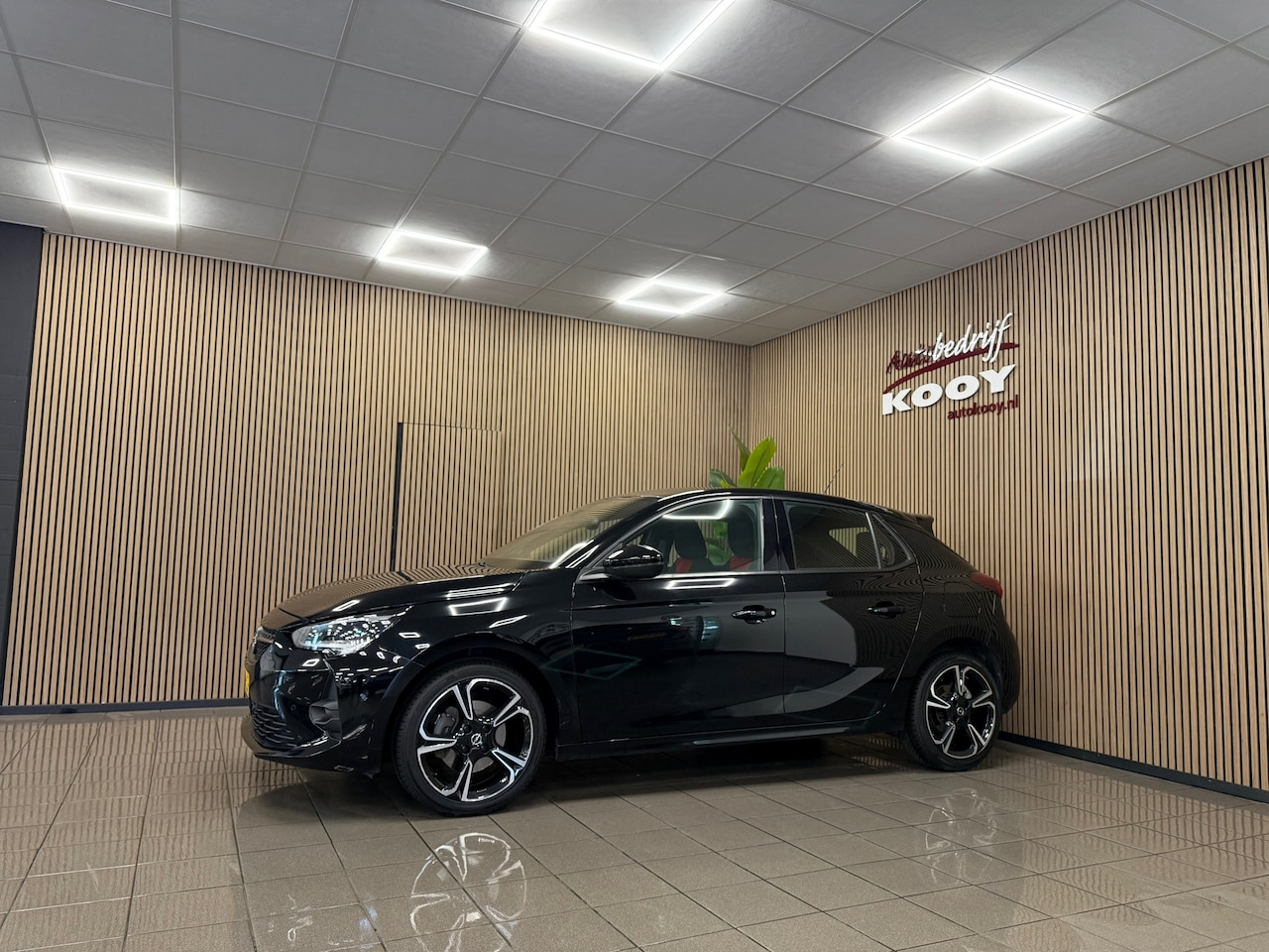 Opel Corsa - 1.2 GS Line * Automaat / Distributie vervangen / Carplay / LED / Camera / NL Auto * - AutoWereld.nl