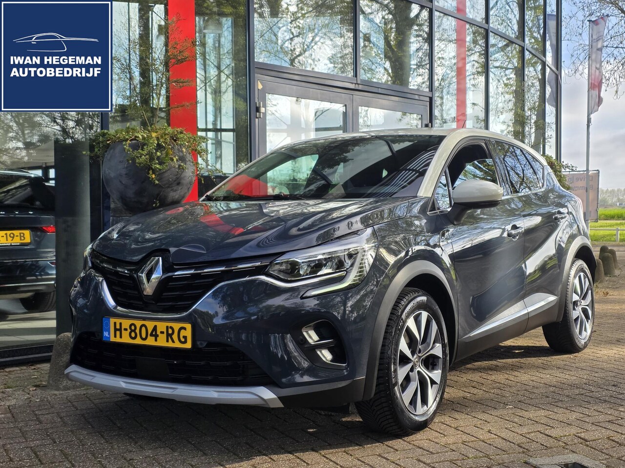 Renault Captur - 1.0 TCe 100 Intens | Navigatie | Climate Control | Parkeersensoren + Camera | Cruise Contr - AutoWereld.nl