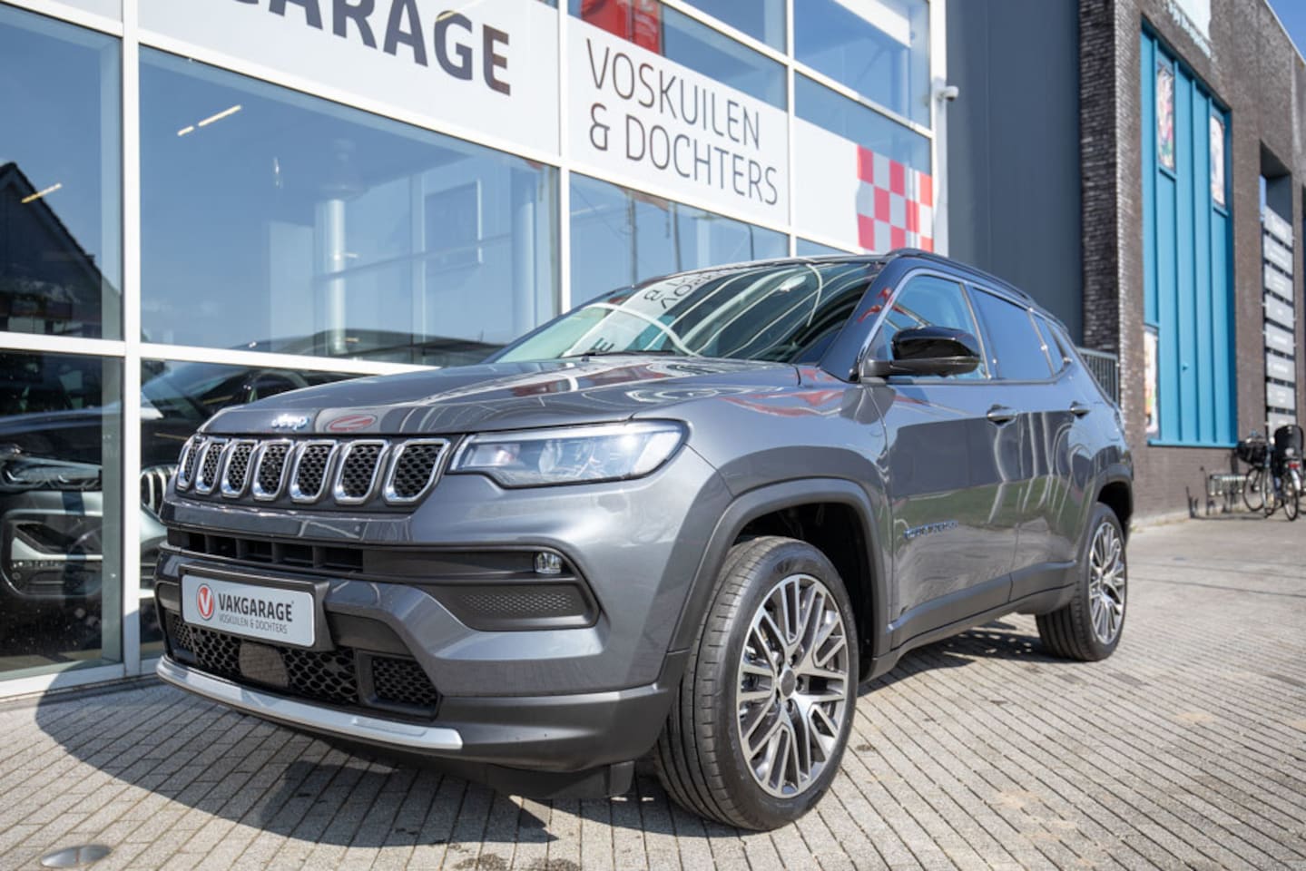 Jeep Compass - 1.3 TURBO T4 190 4XE LIMITED 4WD |Panoramadak - AutoWereld.nl