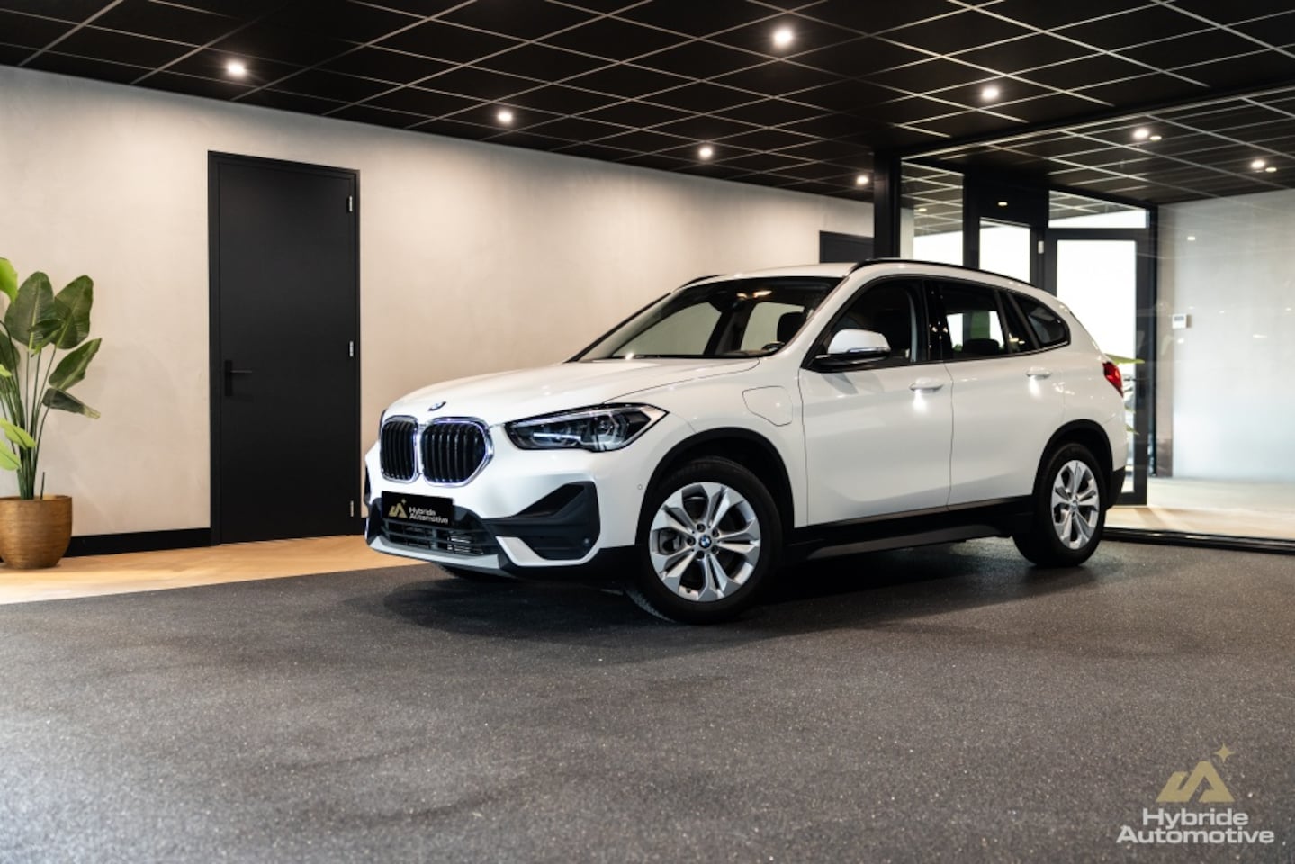 BMW X1 - xDrive25e High Exec. | Camera | Navi | Stoelverwarming | - AutoWereld.nl