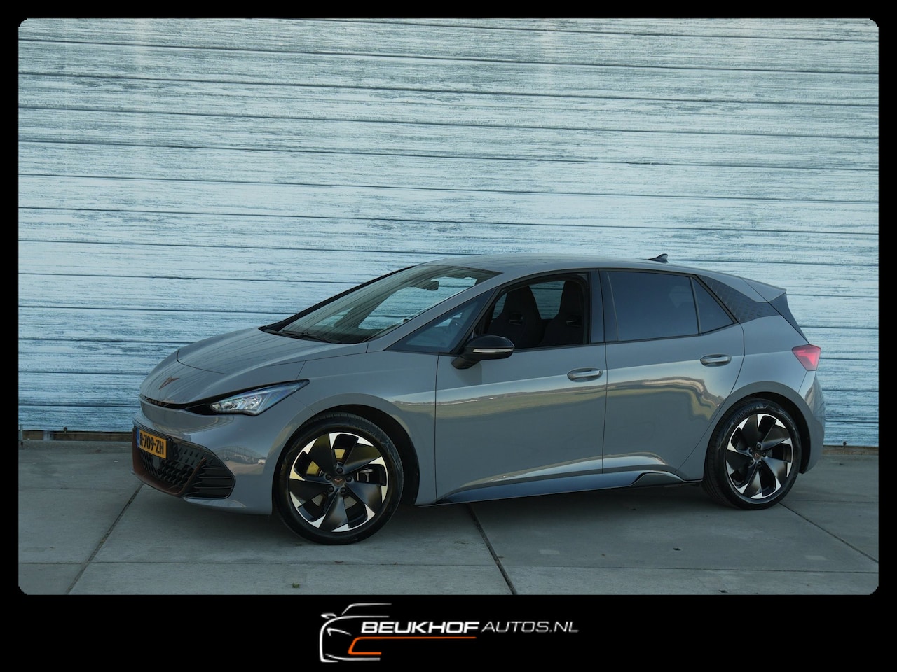 CUPRA Born - Essential 62 kWh Carplay Navi Adpcruise Soh 93.7% - AutoWereld.nl