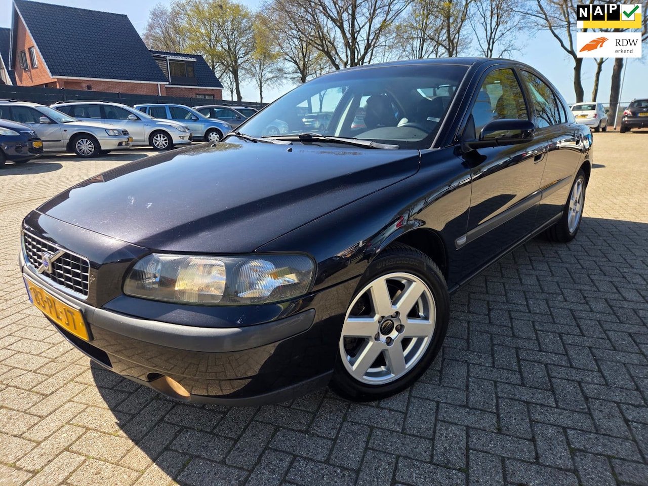 Volvo S60 - 2.0T Edition 179PK 2004. Airco/Cruise/Trekhaak etc.. APK 04-2027 - AutoWereld.nl