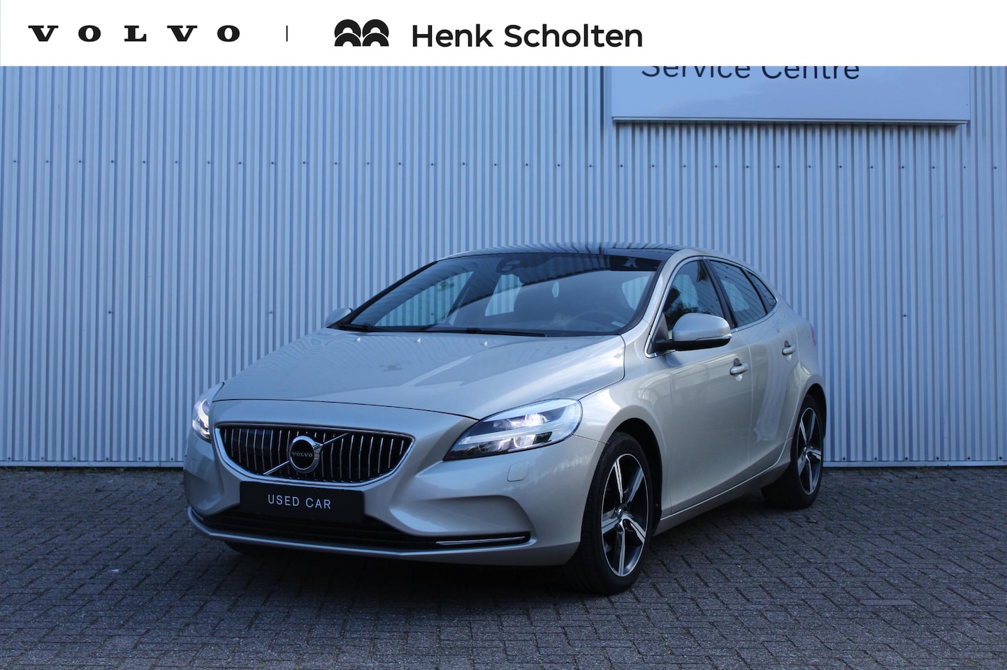 Volvo V40 - 2.0 T2 Nordic+ | Achteruitrijcamera | Geheugenfunctie op de bestuurdersstoel | Standkachel - AutoWereld.nl