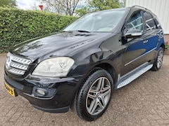 Mercedes-Benz M-klasse - 420 CDI V8 GRIJS KENTEKEN 4WD VOLLE AUTO 306PK