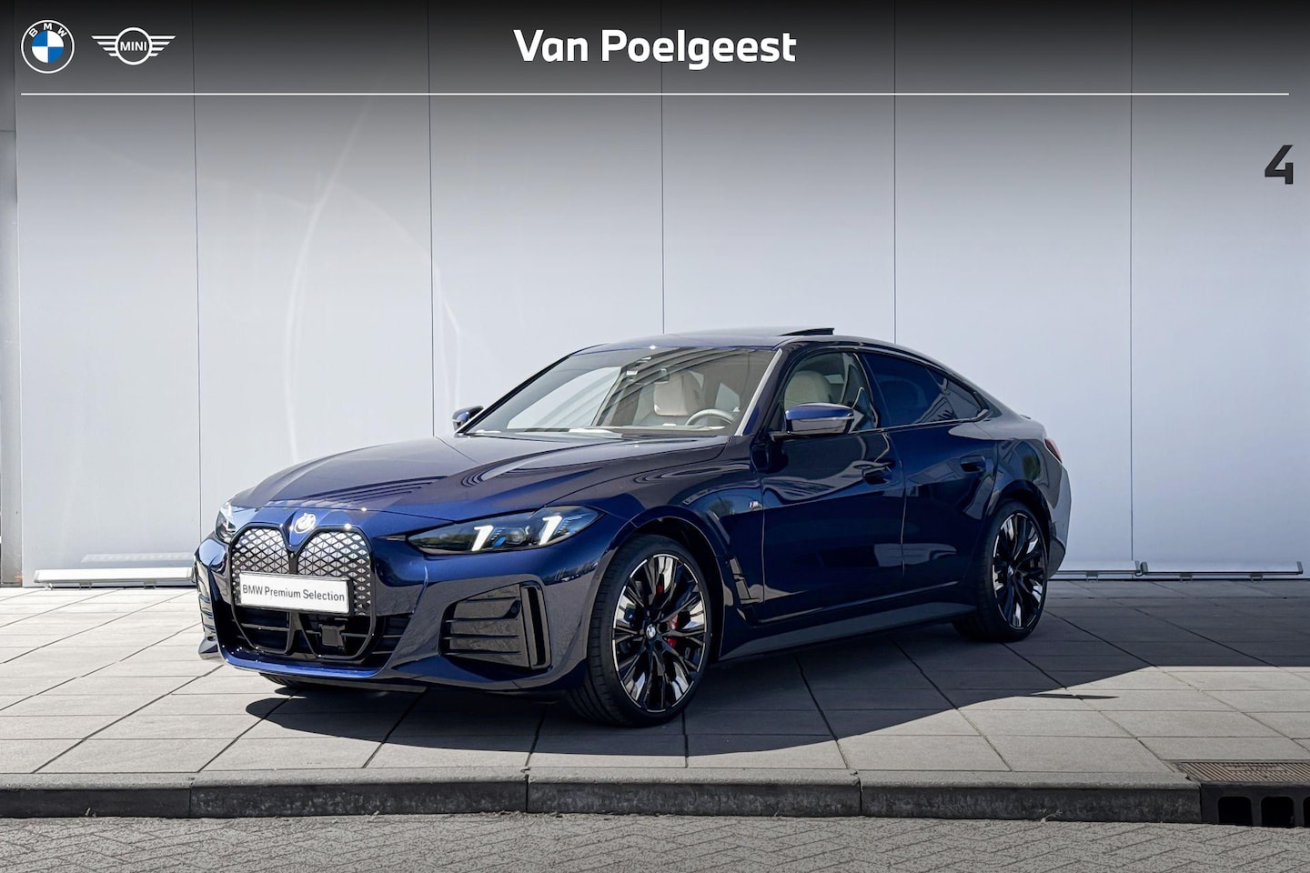 BMW i4 - eDrive40 M Sport Edition 20 inch / Active Cruise Controle / Glazen schuifdak / Comfort Acc - AutoWereld.nl