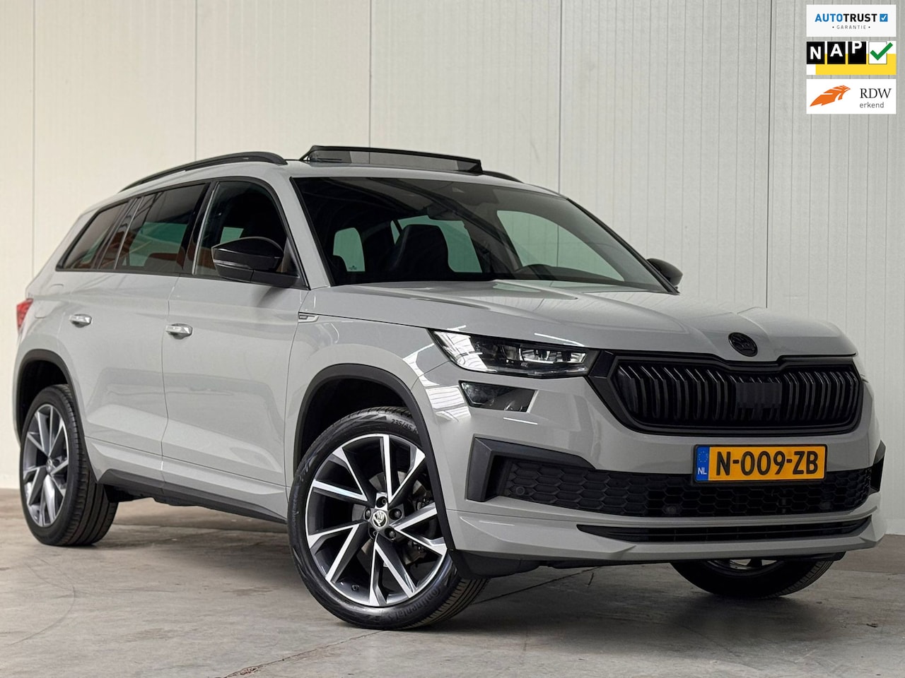 Skoda Kodiaq - 1.5 TSI Sportline DSG PANO l KEYLESS l CAMERA l ADAPT.CRUISE l CARPLAY l 20 INCH l ORG.NL - AutoWereld.nl