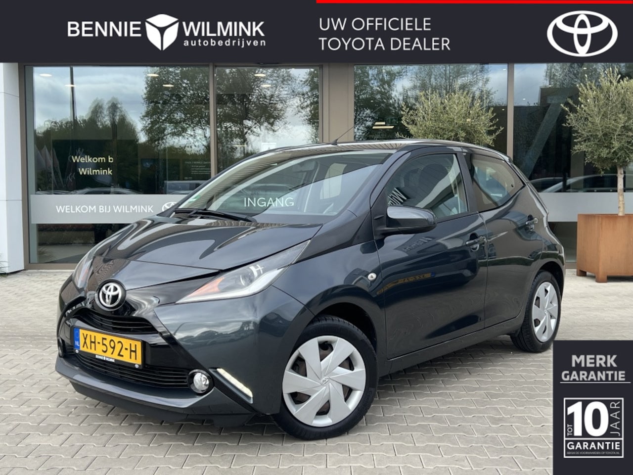 Toyota Aygo - 1.0 VVT-i x-nav | Navi | Camera - AutoWereld.nl