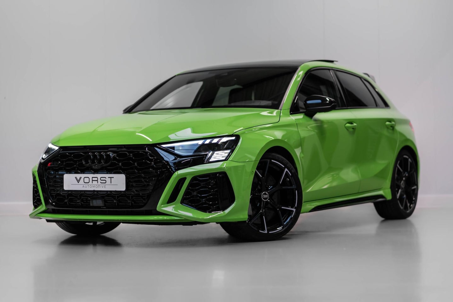 Audi RS3 - 2.5 TFSI RS 3 quattro Pano Hulk B&O Keramisch - AutoWereld.nl