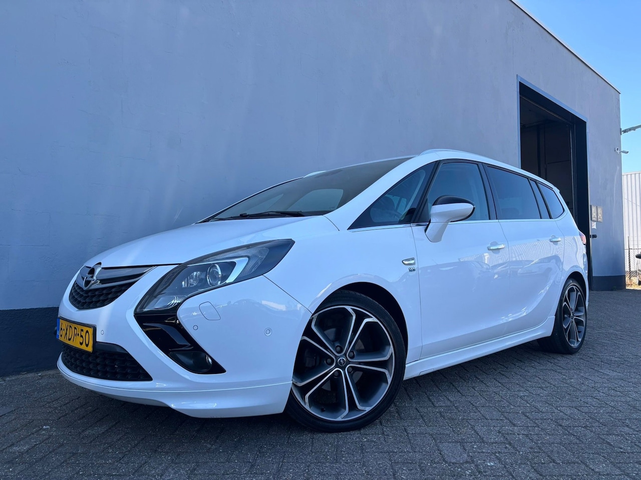 Opel Zafira Tourer - 1.4 Cosmo OPC Line - Camera - Navigatie - AutoWereld.nl