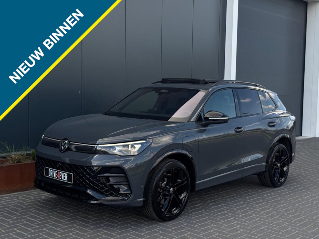 Volkswagen Tiguan - 1.5 eHybrid 3x R Line PANO NAVI 360 CAMERA NAVI LEDER - AutoWereld.nl