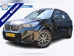 BMW X1 - sDrive18i | Panorama dak | Elektrisch wegklapbare trekhaak | Stoelverwarming | Achteruitri