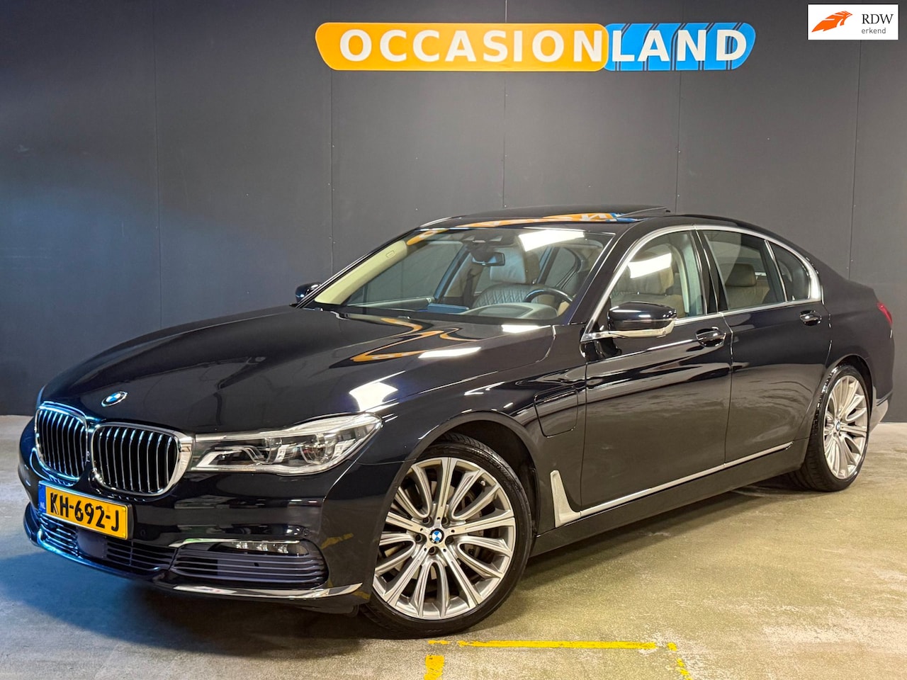 BMW 7-serie - 740e iPerformance High Executive|KANTELDAK|360CAM|SOFTCLOSE|KEYLESS|CARBON|LED|HUD|HARMAN| - AutoWereld.nl