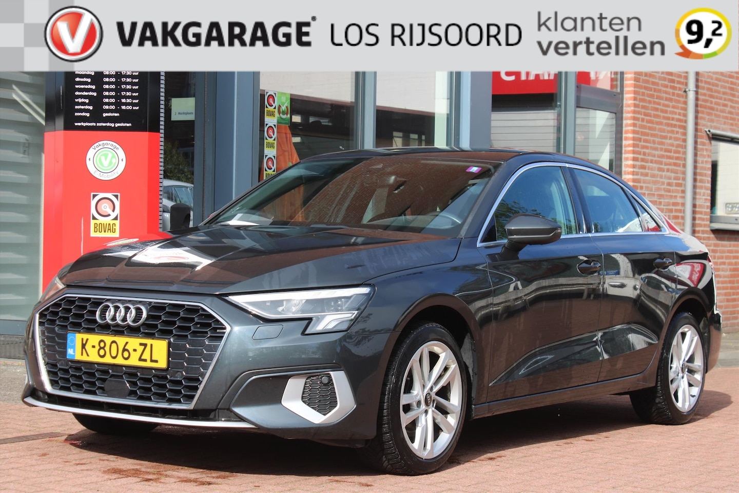 Audi A3 Limousine - 30 TFSI *Business* | Trekhaak | Carplay | Cruise & Climate Control | PDC | Navigatie | Blu - AutoWereld.nl