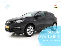 Opel Grandland X - 1.2 130 PK TURBO ONLINE EDITION / TREKHAAK / APPLE CARPLAY / NAVIGATIE / DAB RADIO / DISTR