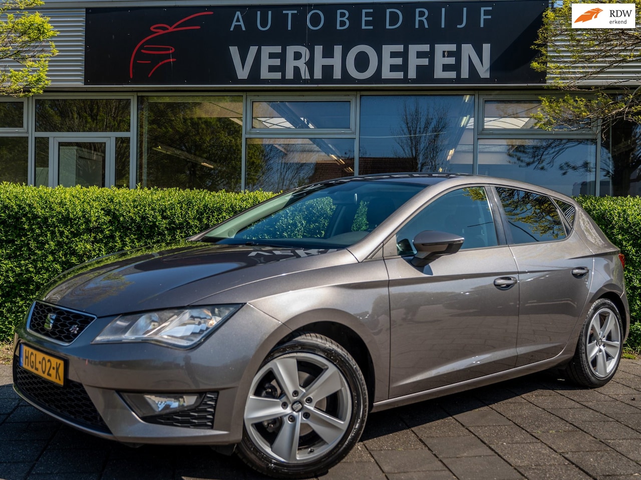 SEAT Leon - 2.0 TDI FR - AUTOMAAT - CARPLAY - NAVI - CRUISE / CLIMATE CONTROL - MULTI STUUR - 5 DEURS - AutoWereld.nl