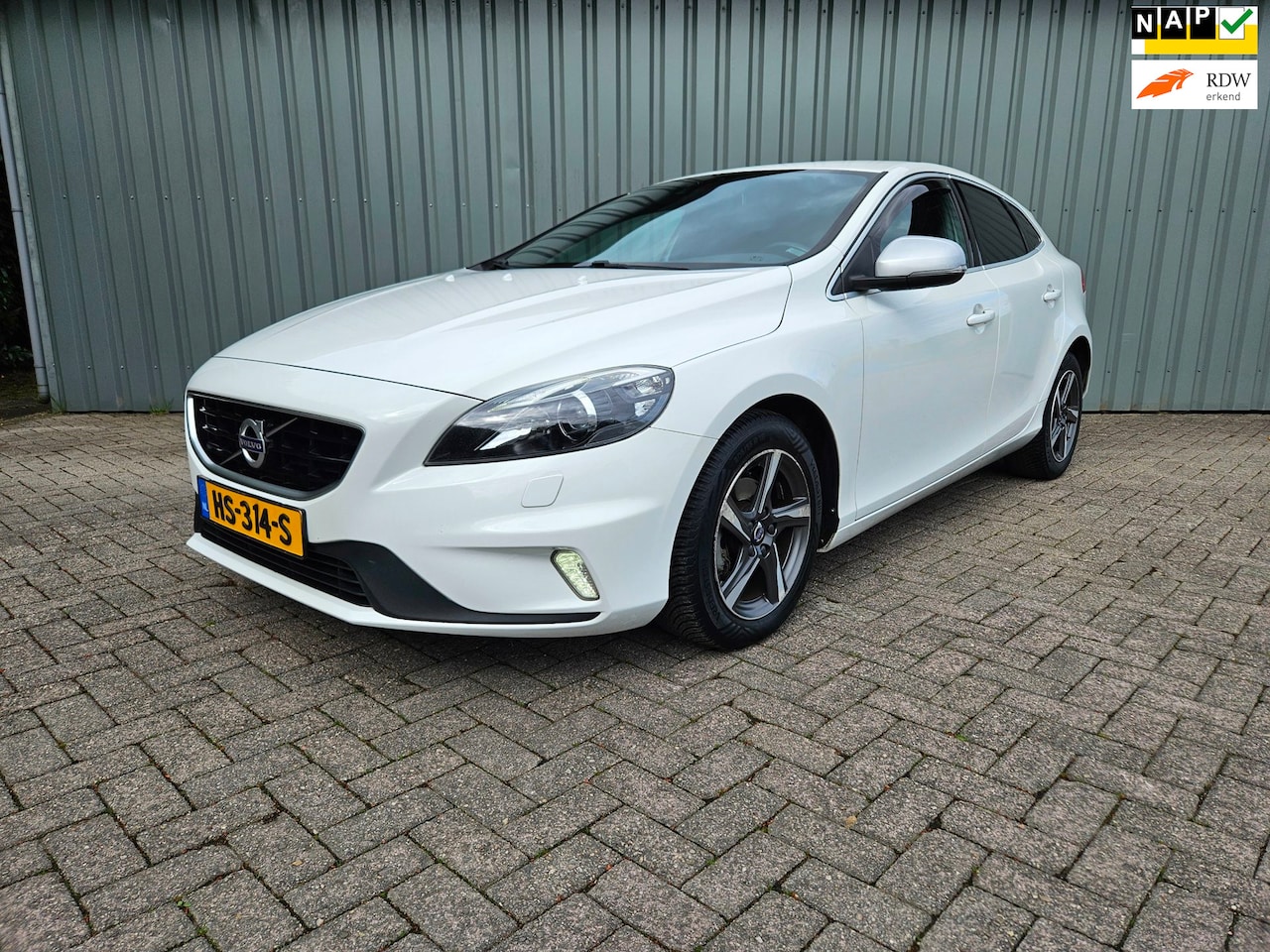 Volvo V40 - 2.0 D2 R-Design Business Navi Stoelverwarming - AutoWereld.nl