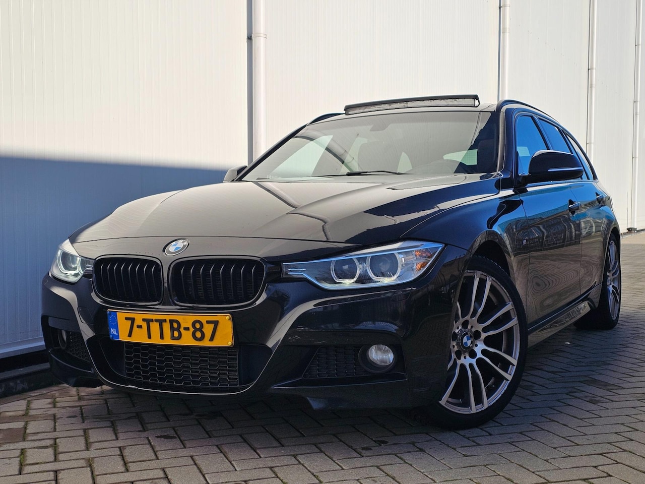 BMW 3-serie Touring - 316i M-Pakket bj 2014 PANO|M-interieur|Groot Navi Nette Auto! - AutoWereld.nl