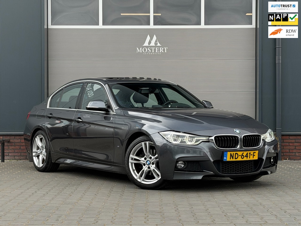 BMW 3-serie - 330e/252pk High Executive|2016|M-Pakket|NAP|Pano|Stoelverw.|M sport|Leder|Navi|18" LMV - AutoWereld.nl