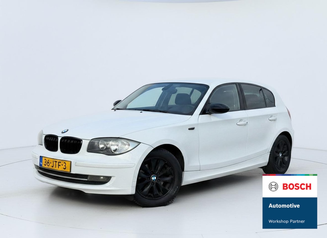 BMW 1-serie - 118i Business Line CRUISE - CLIMATE - LMV - AutoWereld.nl