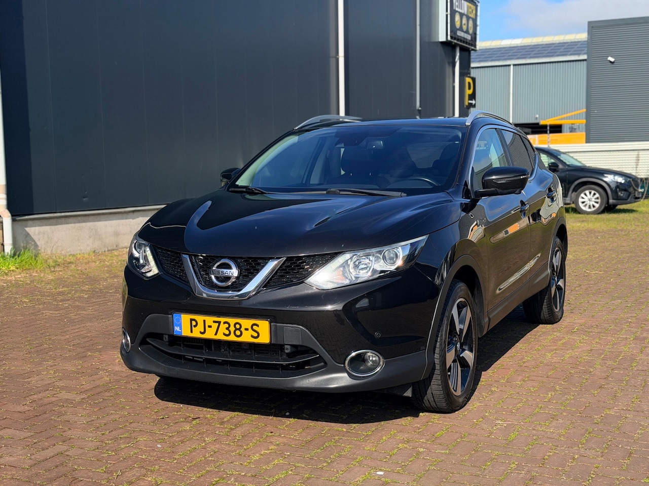 Nissan Qashqai - 1.6 dCi N-Connecta Pano Automaat 360 camera - AutoWereld.nl