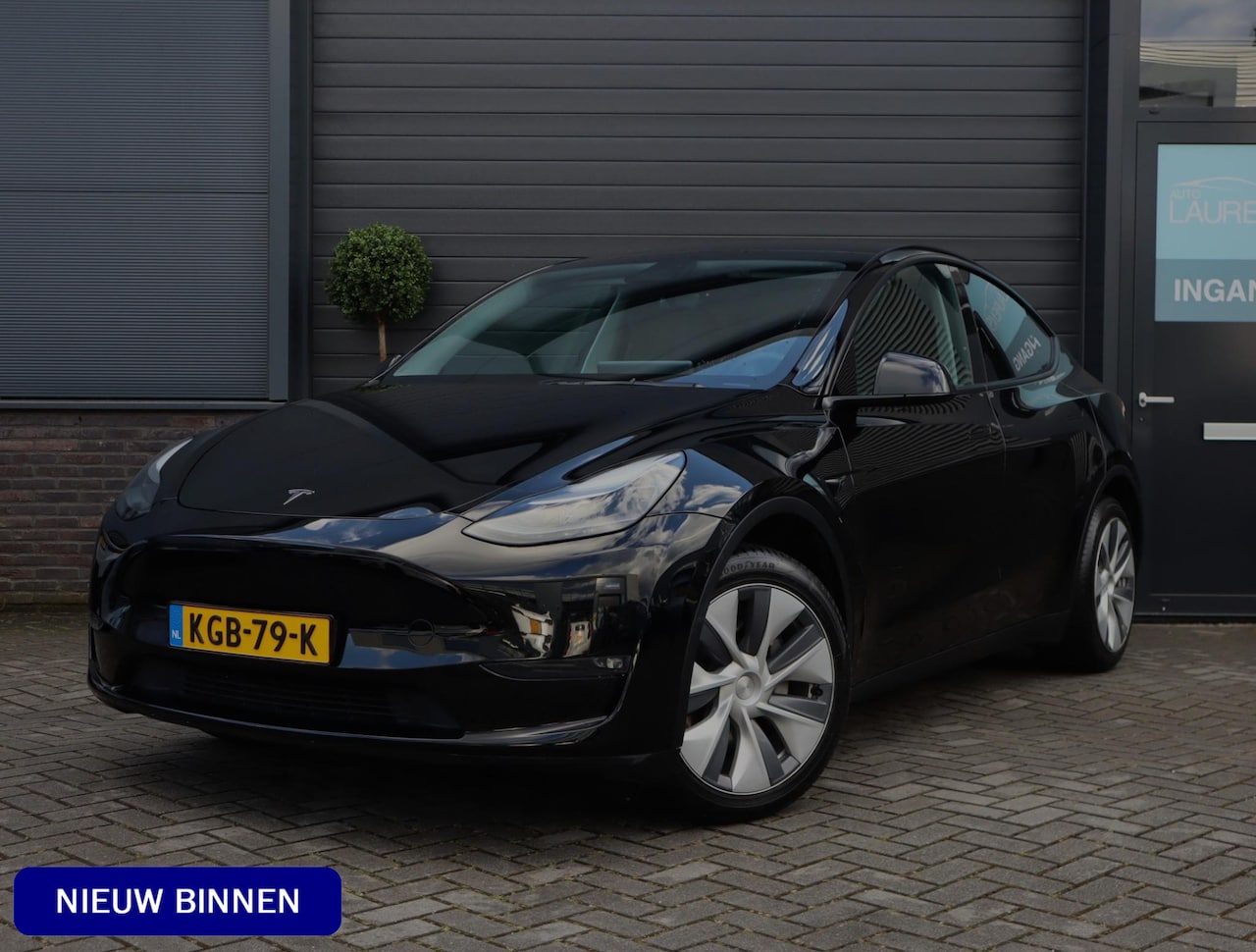 Tesla Model Y - Long Range AWD 75 kWh | 94.4% SOH | Pano | Autopilot | Leer | Stoel, Stuur en Achterbank v - AutoWereld.nl