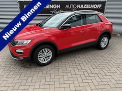 Volkswagen T-Roc - 1.0 TSI Style slechts 77.628km | PDC V+A | Navi | ACC | Apple Carplay/Android Auto | Clima