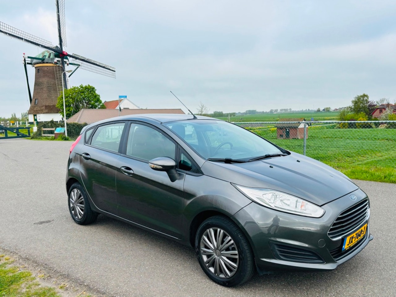 Ford Fiesta - 1.0 Style|Nieuwe Distr. riem|Multi media|Airco - AutoWereld.nl