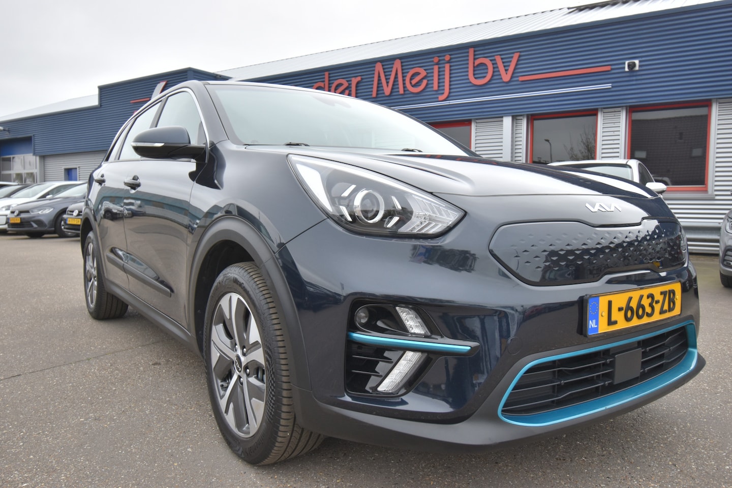 Kia e-Niro - ComfortLine 39 kWh , CLIMATR , CR CONTR , NAVI VIA APP , A UITRIJ CAM , LMV17 , LED KOPL - AutoWereld.nl