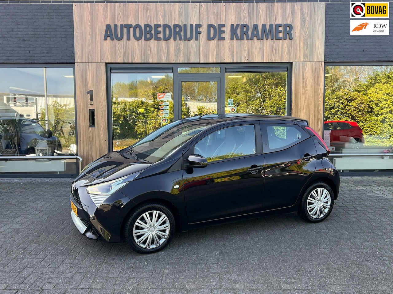 Toyota Aygo - 1.0 VVT-i x-play 1.0 VVT-i x-play - AutoWereld.nl