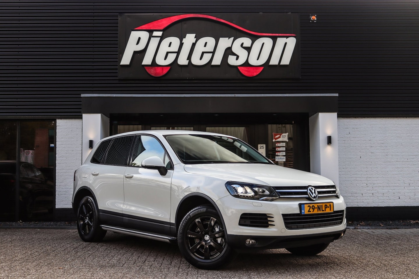 Volkswagen Touareg - 3.6 FSI Highline NAP DYN LEDER TREKHAAK - AutoWereld.nl