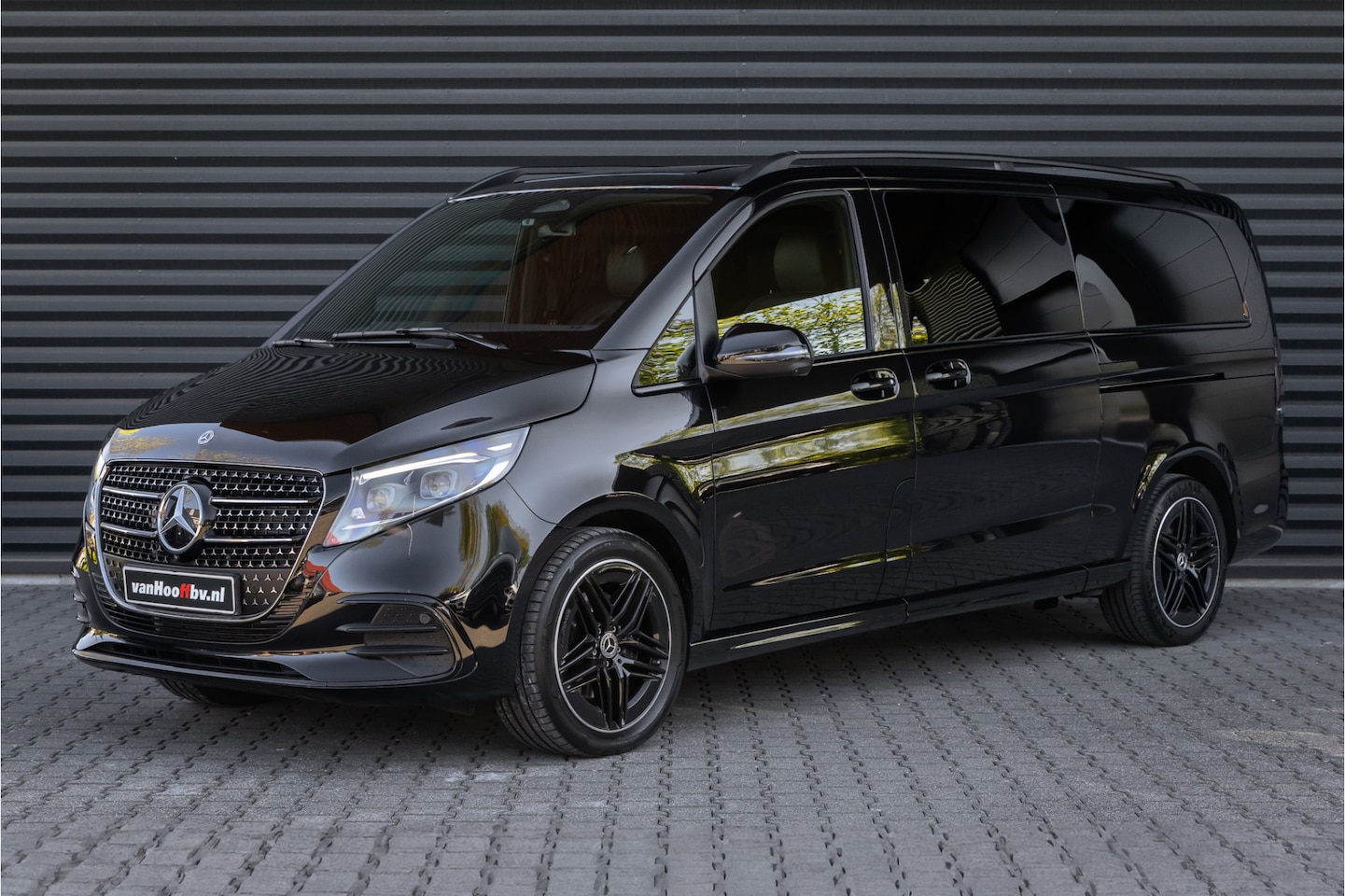 Mercedes-Benz V-klasse - 300d 4 Matic XL AMG-Line -Burmester-Distronic-Trekhaak - AutoWereld.nl