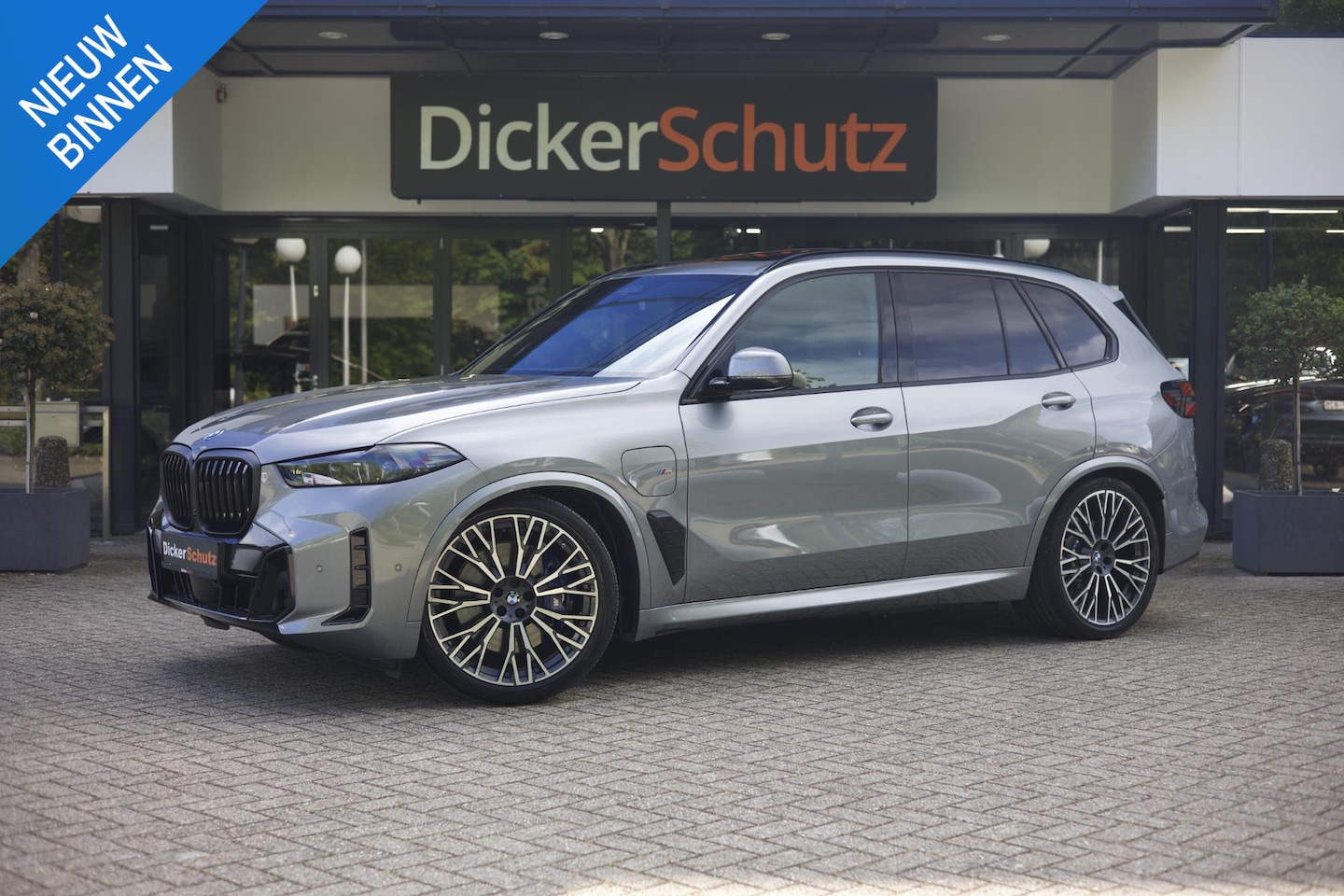 BMW X5 - xDrive50e M Sport Pro SkyLounge | Massage | Trekhaak | Vierwielb. - AutoWereld.nl