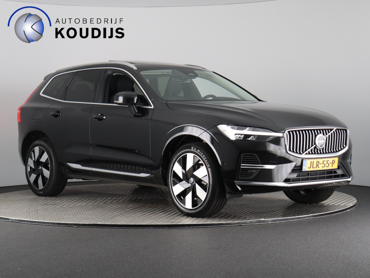 Volvo XC60 - 2.0 T8 Plug-in hybrid AWD Plus Bright 2.0 T8 Plug-in hybrid AWD Plus Bright (Pano / 360 Cam / Navi / Winterpakket) - AutoWereld.nl