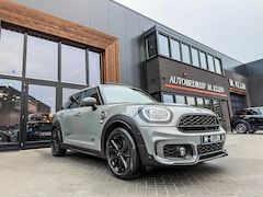 MINI Countryman - 1.5 Cooper S E ALL4 John Cooper Works 220pk/Nardo/Pano/Camera/Jcw stoelen