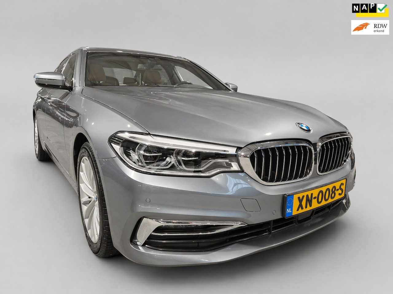 BMW 5-serie Touring - 530i High Executive Edition - Panoramadak - HeadUp - Adapt Cruise - Ambiancelight - Memory - AutoWereld.nl