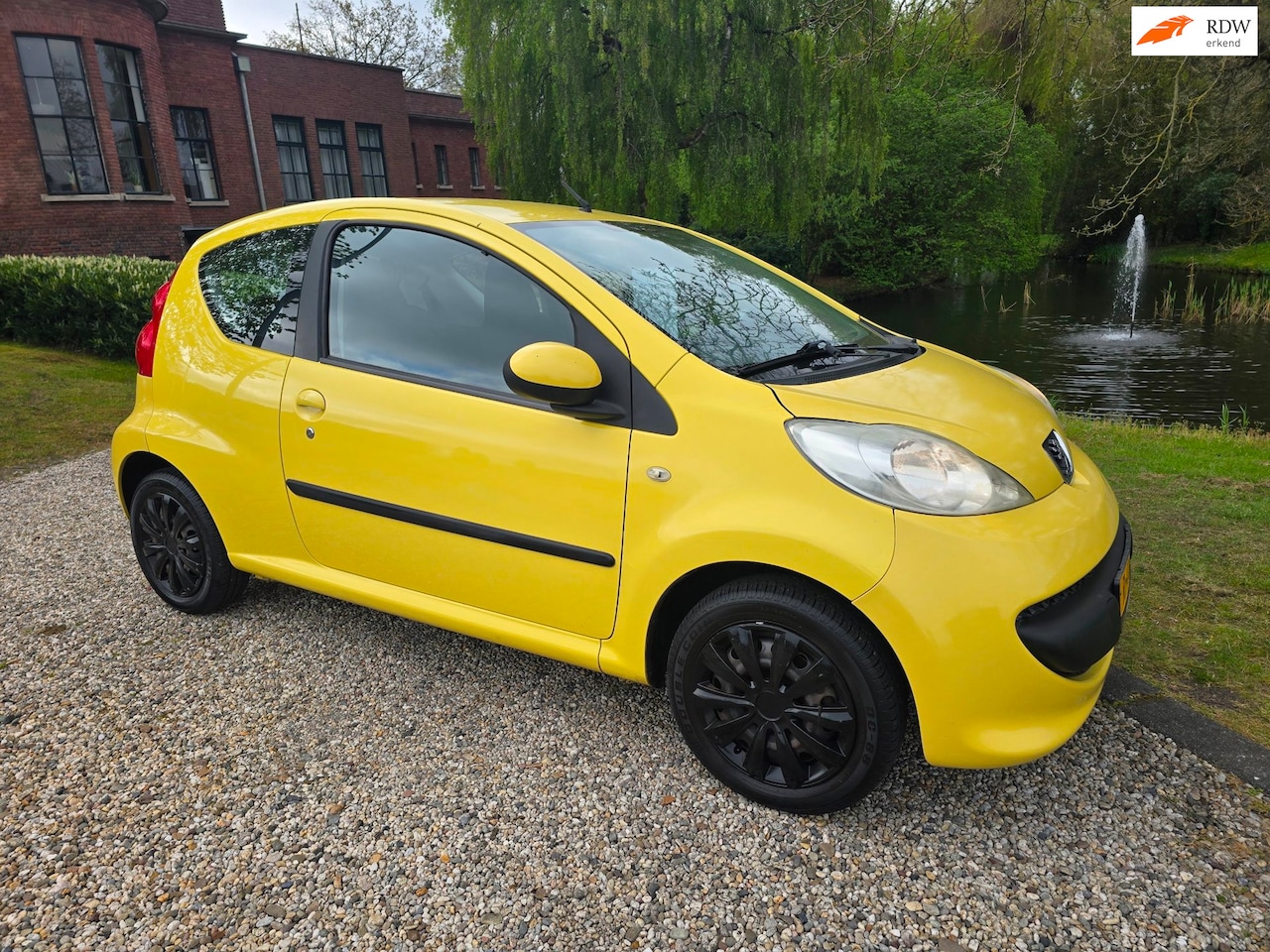 PEUGEOT 107