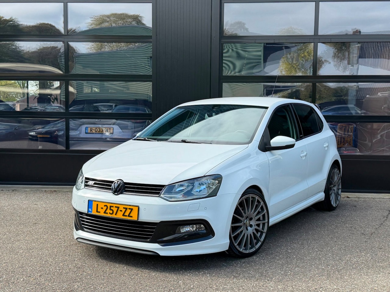 Volkswagen Polo - 1.2 TSI R-Line Clima Stoelverw. OZ.Wheels - AutoWereld.nl