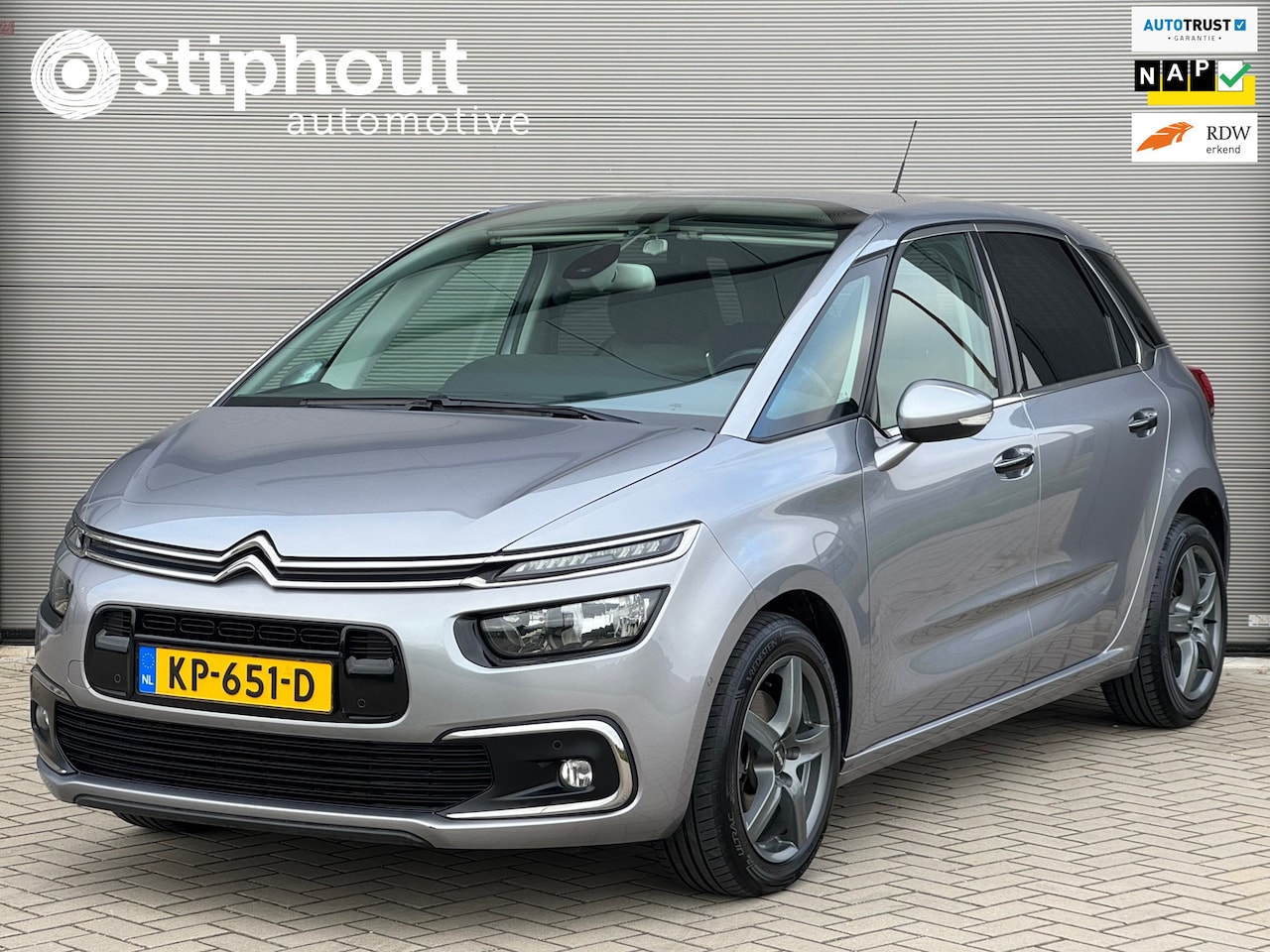 Citroën C4 Picasso - 1.6 THP Shine Automaat | Camera | Massagestoelen | Keyless | Navigatie - AutoWereld.nl