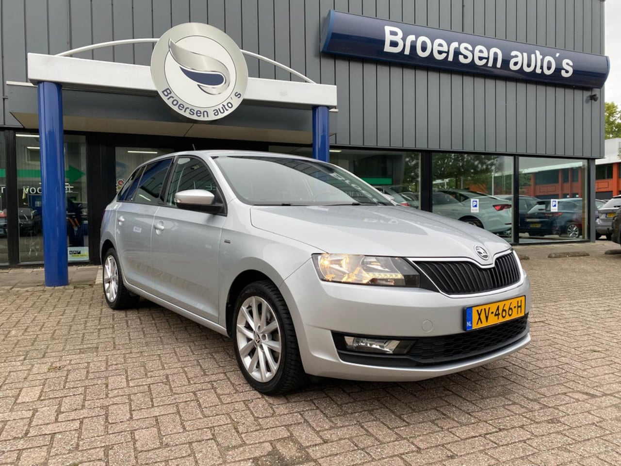 Skoda Rapid Spaceback - 1.0 TSI 110pk Clever met Stoelv, Trekhaak en Climatron - AutoWereld.nl