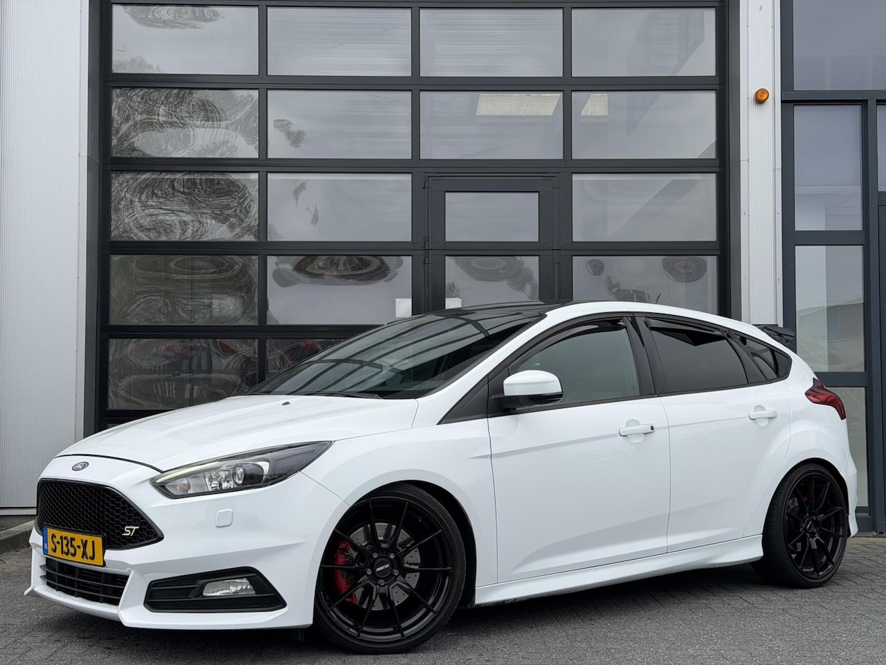 Ford Focus - 2.0 EcoBoost ST-3 250Pk+ / Recaro / LED / LUXE - AutoWereld.nl