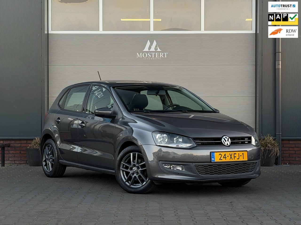 Volkswagen Polo - 1.2 TSI/90pk BlueMotion Comfortline|NAP|Cruise|Airco|Bleutooth|Scherm|Navi|15" LMV - AutoWereld.nl
