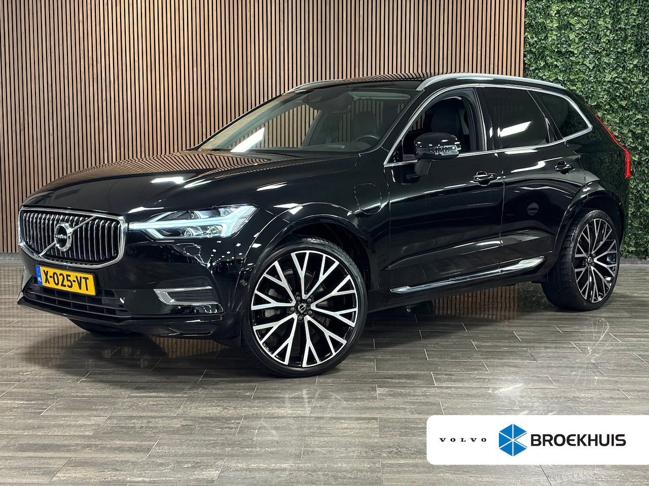 Volvo XC60 - T6 AWD Recharge Inscription | Trekhaak | Harman Kardon | Adaptieve Cruise Control | Standk - AutoWereld.nl
