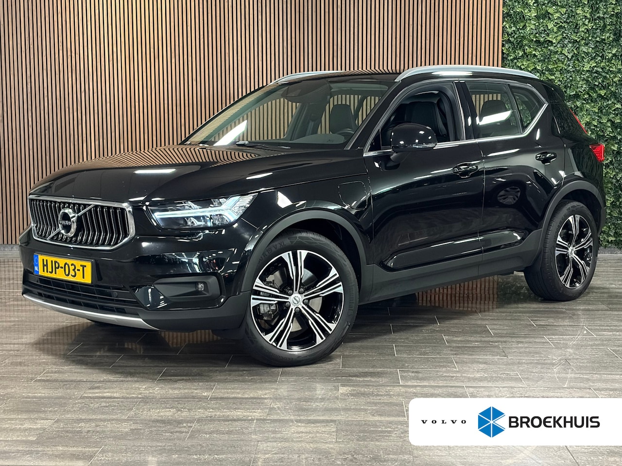 Volvo XC40 - T5 Recharge Inscription | Stoel en Stuurwielverwarming | Elektrisch verstelbare bestuurder - AutoWereld.nl