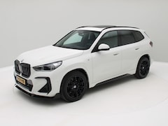 BMW X1 - sDrive18i M Sport Nieuwe type / Panorama / Leder / HarmanKardon / Luxe